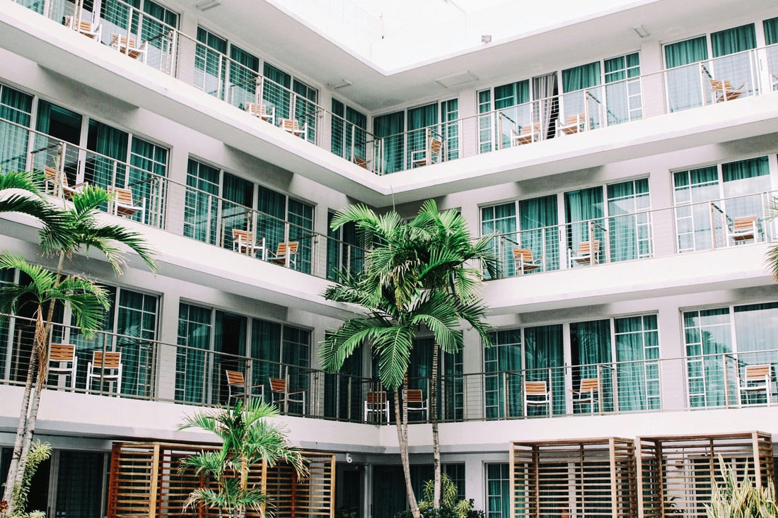 Por qué los hoteles deberían usar un solo fabricante de equipos de red: Guía para ingenieros de redes en la creación de una red hospitalaria imbatible